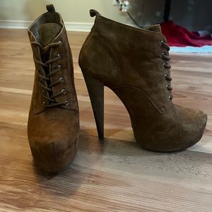 Camel Suede high-heeled bootie | 8 | Aldo